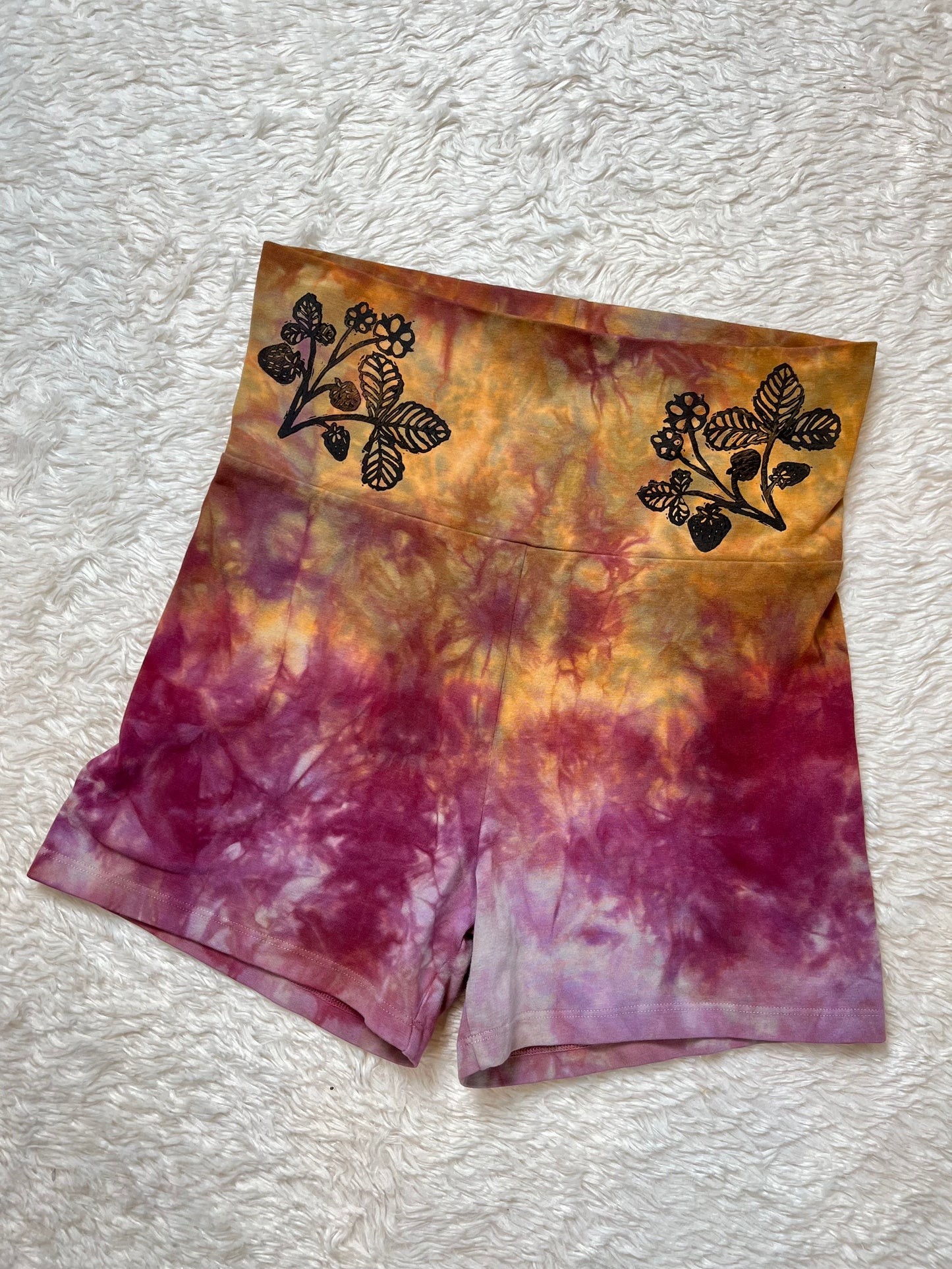 Strawberry Shorts (Large)