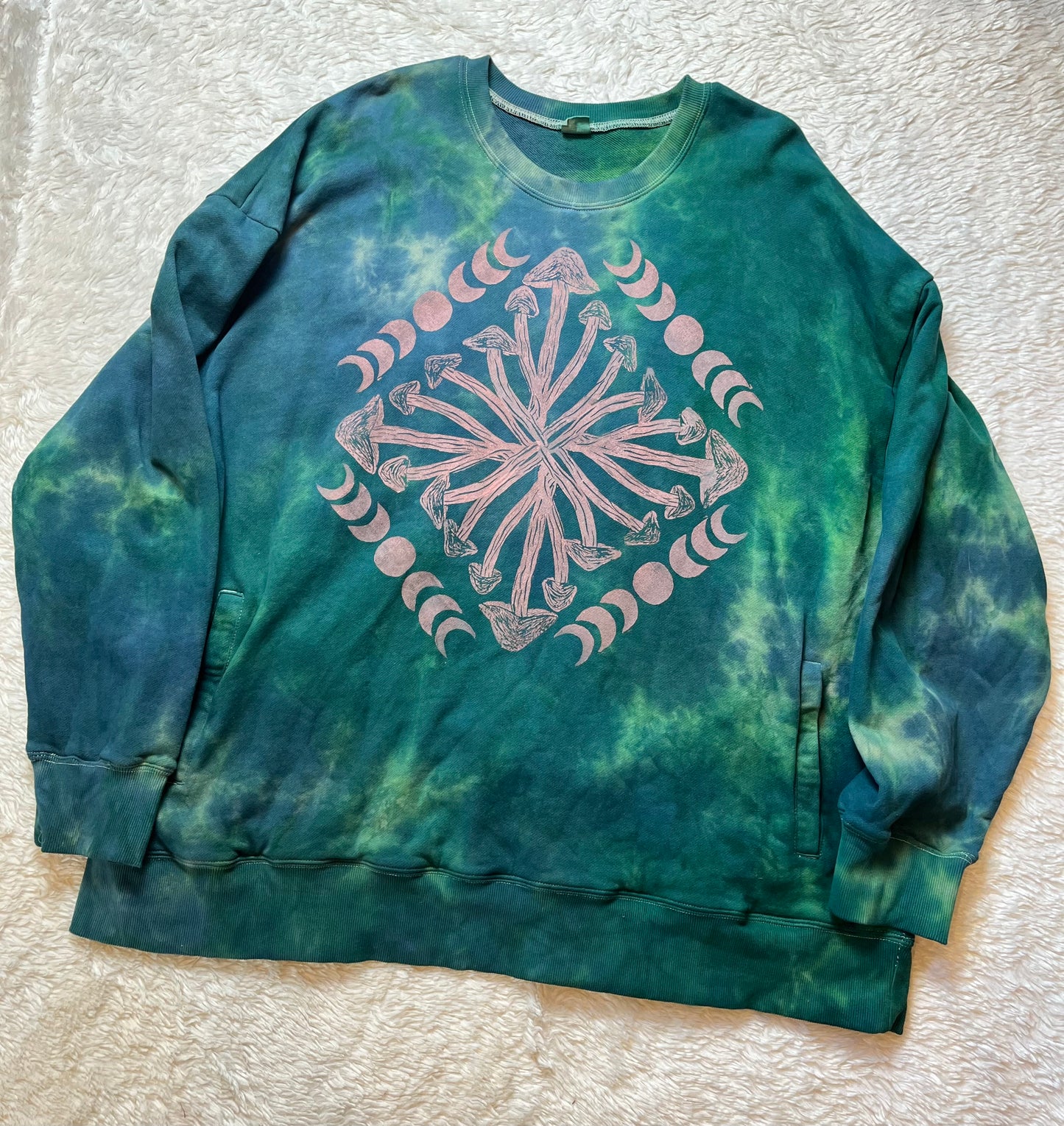 Mushie/Moon Sweatshirt (XXL)