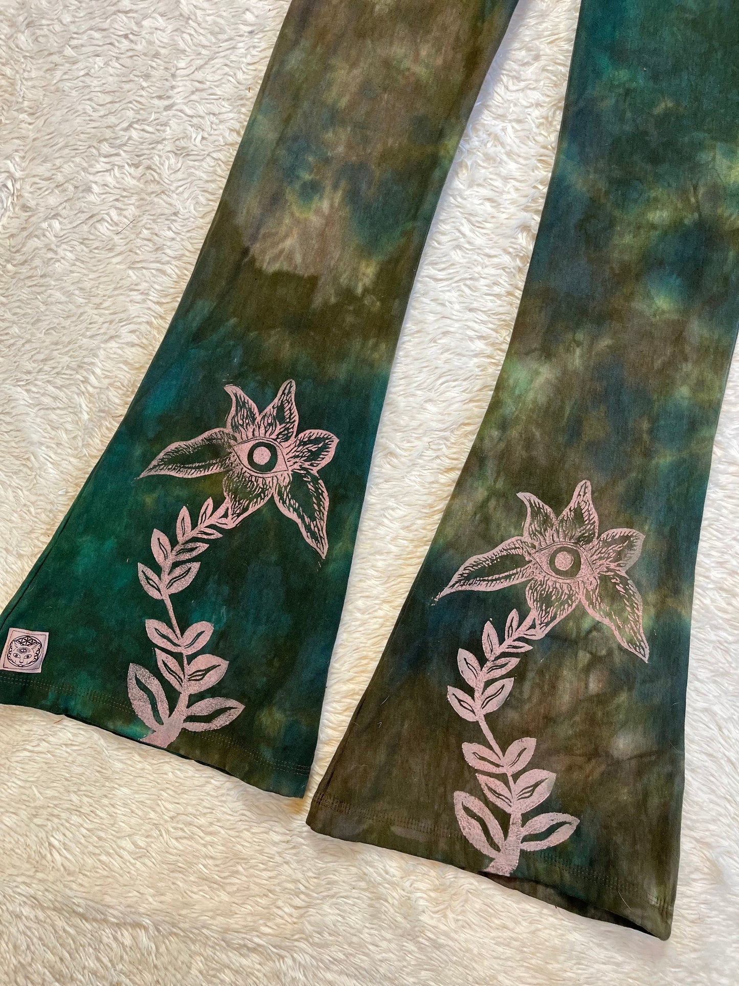 Datura Flares (Medium)